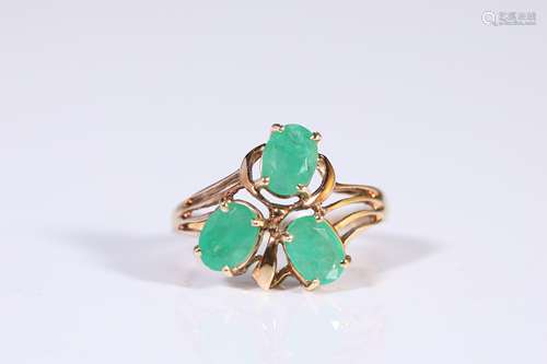 10k Yellow Gold Three Oval Emerald Cluster Ring Size 7.5