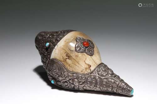 Tibetan Conch Ornament