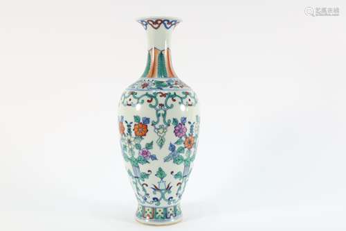 Doucai Flower Pattern Porcelain Vase