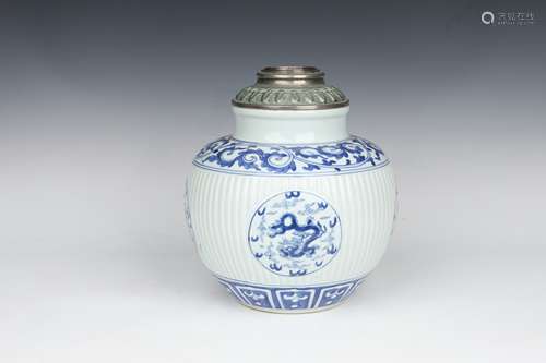 Blue and White Dragon Pattern Porcelain Jar