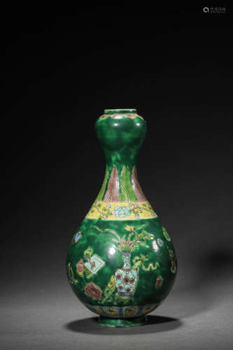 A Green Glaze Garlic-Head Bottle Vase