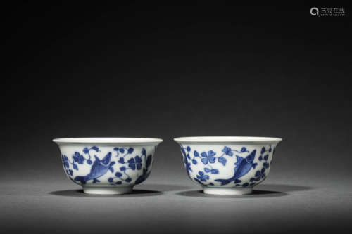 A Pair Of Blue And White Fish And Grass Cup