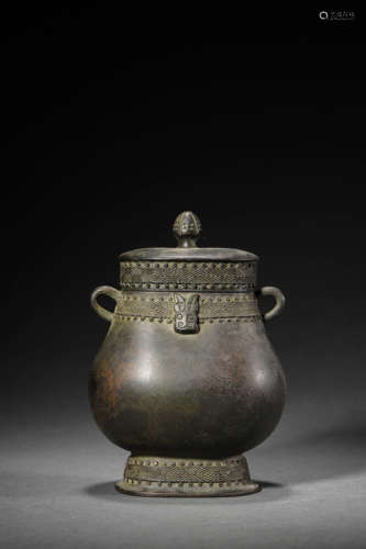 A Bronze Double-Handled Wine Pot