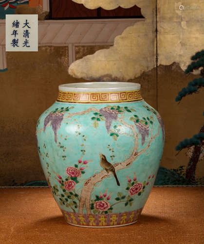 Flower and bird patterned porcelain jar Chinese Qing Dynasty