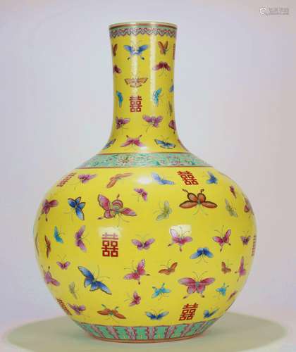 Butterfly patterned porcelain vase Chinese Qing Dynasty