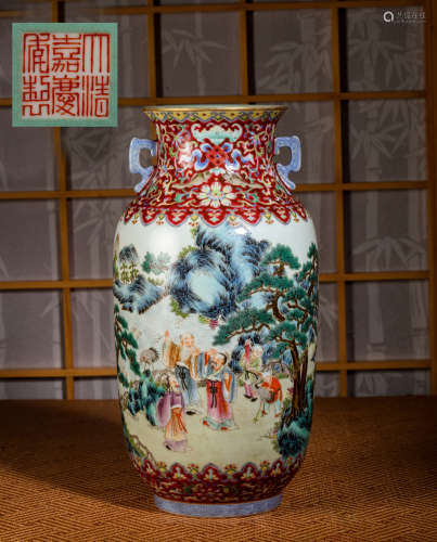Colorful character story pattern bottle Chinese Qing Dynasty