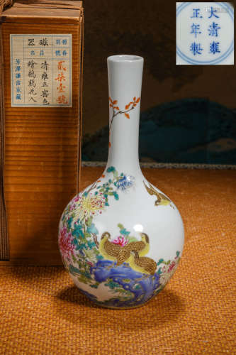 Colorful flower and bird patterned small bottle Chinese Qing...