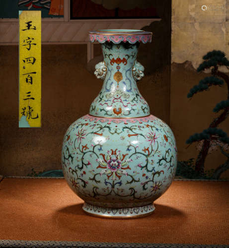 blue bottle  painted with patterns Chinese Qing Dynasty