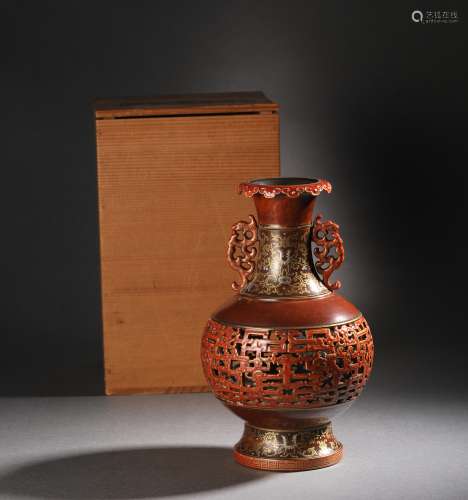 Dragon pattern porcelain vase Chinese Qing Dynasty