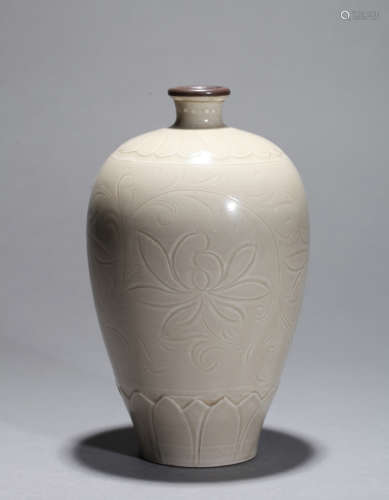 White peony pattern vase of Song Dynasty China