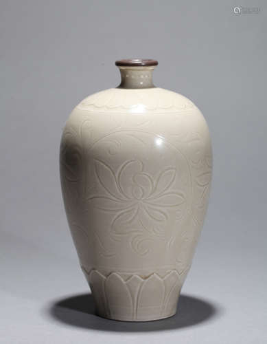 White peony pattern vase of Song Dynasty China