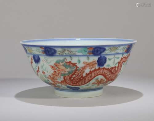 Colorful dragon and phoenix pattern of the Chinese Qing Dyna...