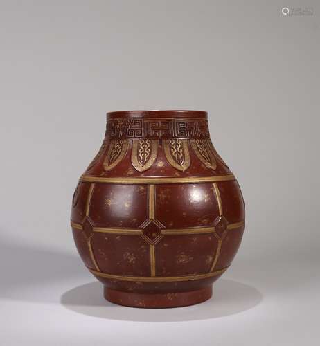 Bronze pattern porcelain vase of Chinese Qing Dynasty