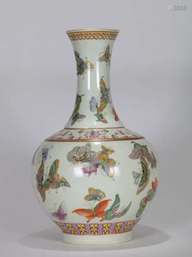 Butterfly pattern vase Chinese Qing Dynasty