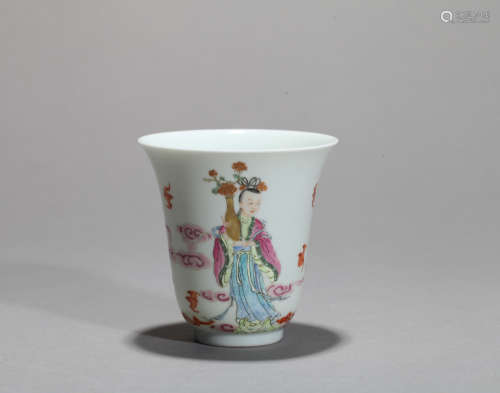 Colorful Handmaid tea cup Chinese Qing Dynasty