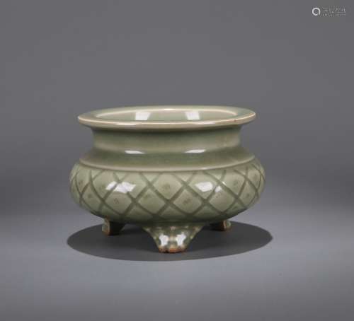 Longquan porcelain incense burner Chinese Qing Dynasty