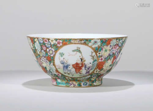 Bowls with various flower patterns of Chinese Qing Dynasty