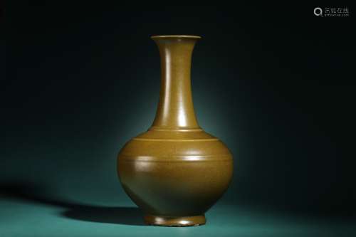 Green vase Chinese Qing Dynasty