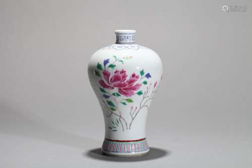 Peony pattern vase Chinese Qing Dynasty