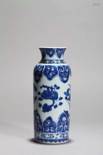 Blue flower vases of Qing Dynasty China
