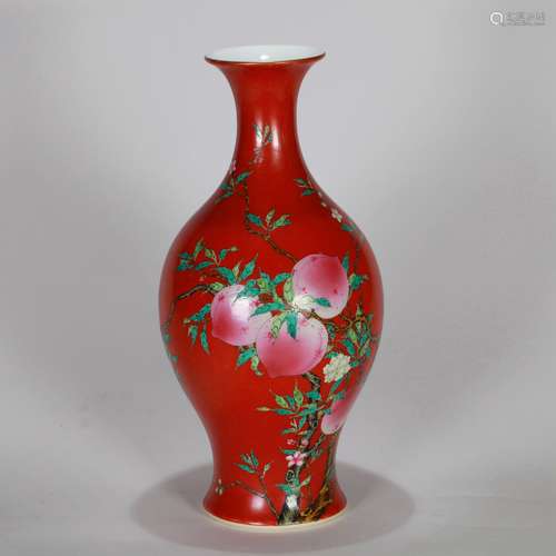 Flower vase with peach pattern Chinese Qing Dynasty