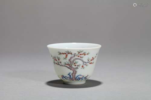 Porcelain cup Chinese Qing Dynasty