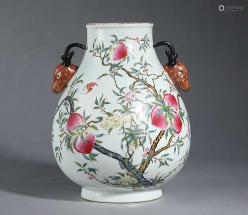 Colorful deer patterned jar Chinese Qing Dynasty