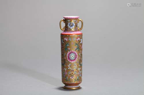 Gold flower porcelain vase Chinese Qing Dynasty