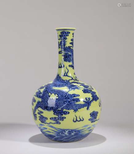 Vase Chinese Qing Dynasty