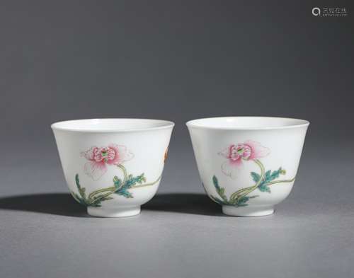 A pair of colored cups Chinese Qing Dynasty