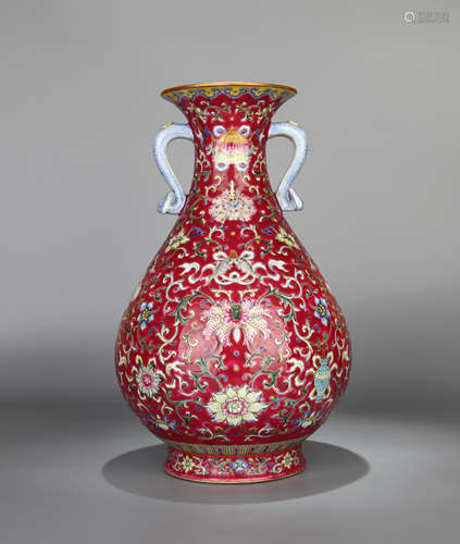 Colorful porcelain bottles Chinese Qing Dynasty