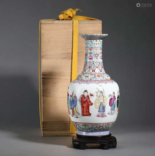 Colorful floral porcelain vase Chinese Qing Dynasty