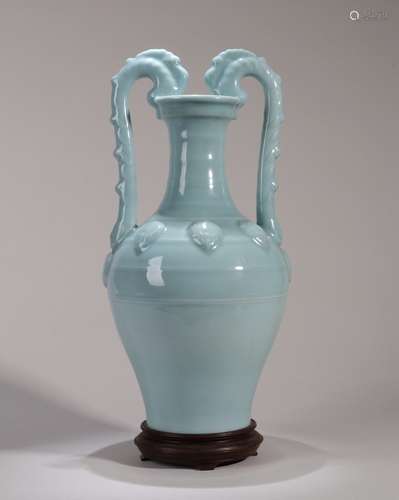 Blue glazed porcelain vase Chinese Qing Dynasty