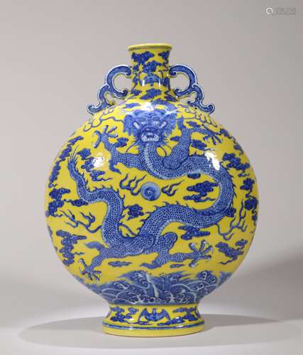 Yellow blue and white dragon patterned vase Qing Dynasty