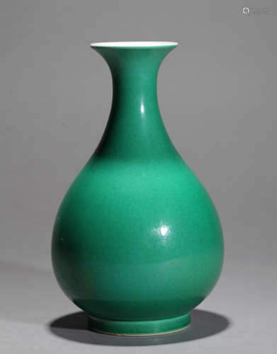 Green bottle Chinese Qing Dynasty