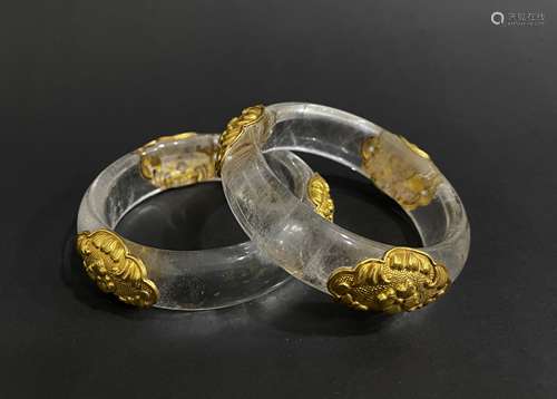 Pair of Gold Flower Flake Inlaid Crystal Bangle