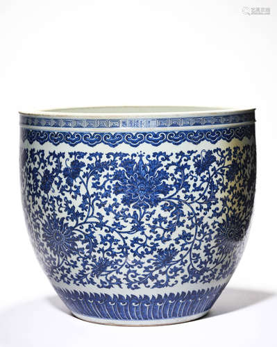 A Porcelain Blue and White Interlock Branches Jar