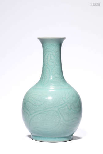 A Porcelain Ru-Type Carved Vase