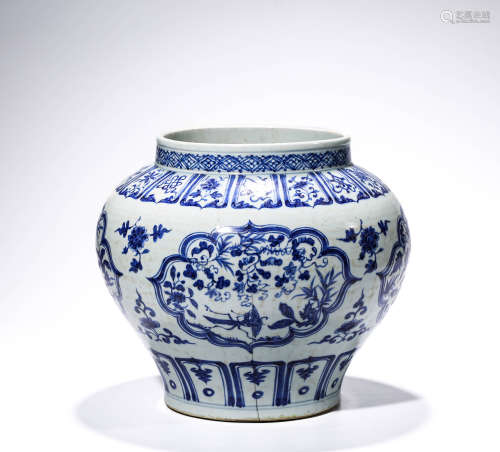 A Porcelain Blue and White Floral Jar