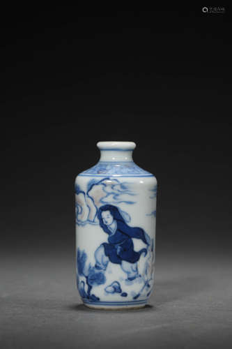 A Blue And White Underglaze-Red Figure Snuff Bottle