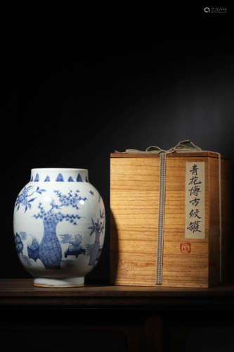 A BLUE AND WHITE 'HUNDRED ANTIQUES' JAR