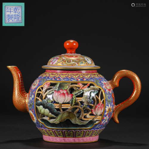 清代乾隆珐琅彩茶壶