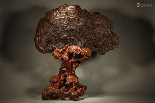 An Reishi Mushroom Inlaid Boxwood Ornament