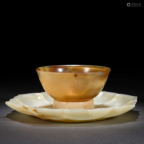 A Chinese Agate Bowl with Stand