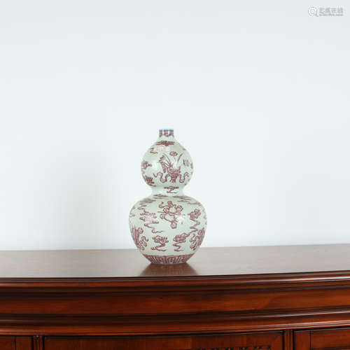 Red Inglazed Eight Treasure Pattern Porcelain Gourd  Vase