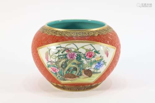 Famille Rose Flower Pattern Porcelain Pot