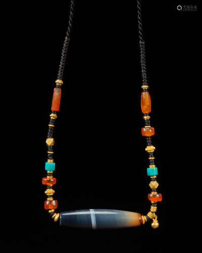 Agate Bead with Gold Bead Necklace