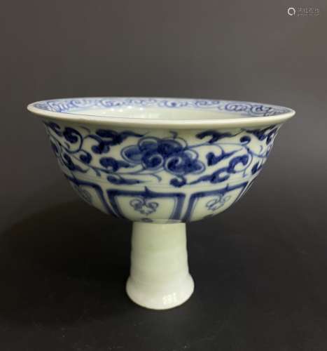 Blue and White Flower Pattern High Foot Cup