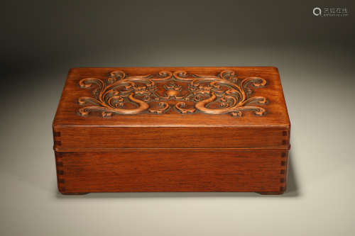 Huanghuali Wood Carved Dragon Pattern Lid Box