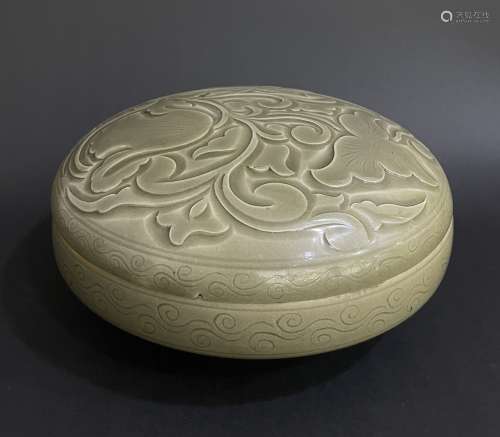 Yue Ware Flower Pattern Porcelain Lid Box